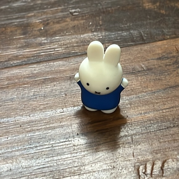 NWOT mini miffy figure from Japan - Picture 3 of 3
